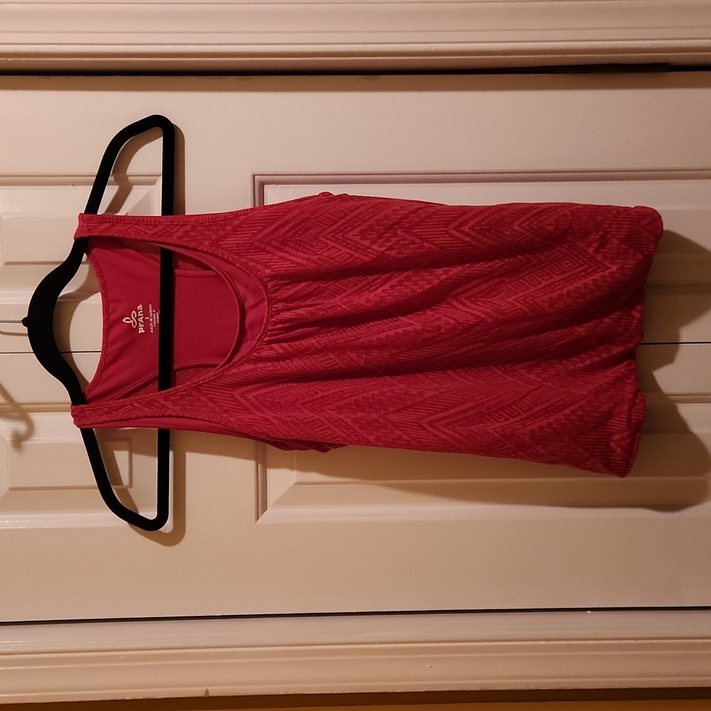 Prana tank size small